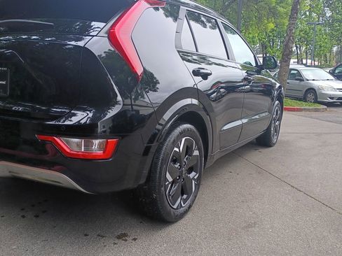 Used 2024 Kia Niro Wind w/ Wind Preserve Package FWD image 4