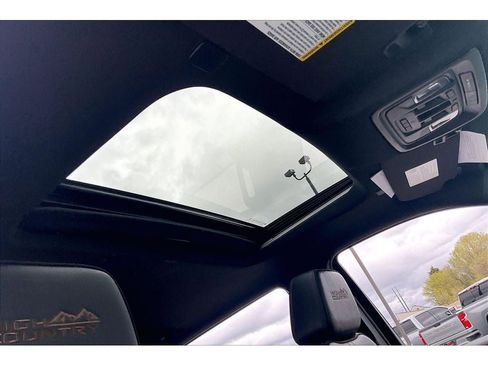 Used 2024 Chevrolet Silverado 1500 High Country w/ High Country Premium Package AWD/4WD image 24