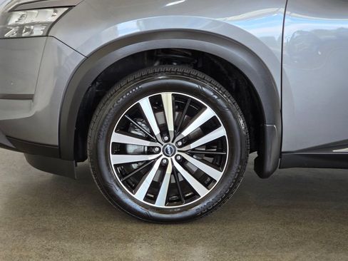 Used 2025 Nissan Pathfinder Platinum AWD/4WD image 8