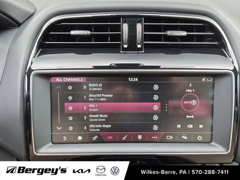 Used 2020 Jaguar F-PACE Premium AWD/4WD image 17