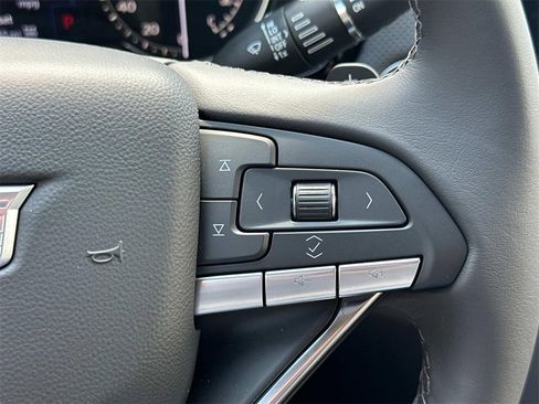 New 2025 Cadillac XT6 Luxury image 24