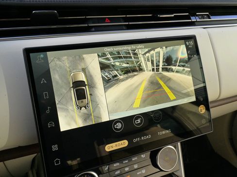 Used 2023 Land Rover Range Rover Autobiography image 29