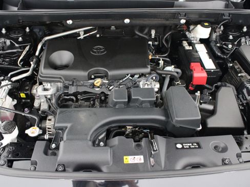 Used 2023 Toyota RAV4 LE FWD image 33