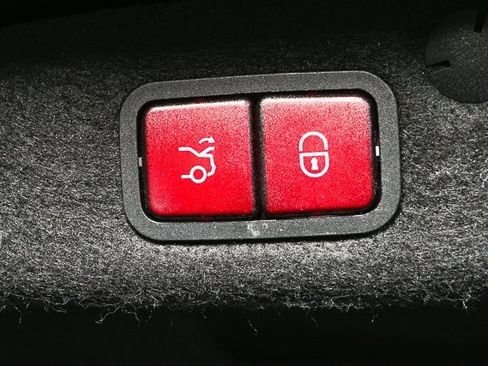 Used 2019 Mercedes-Benz C 300 Sedan image 25