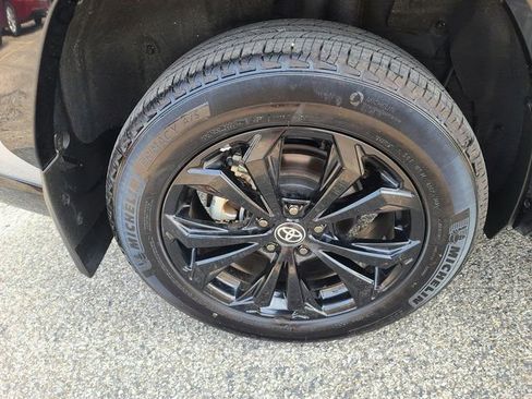 Used 2023 Toyota RAV4 SE image 35