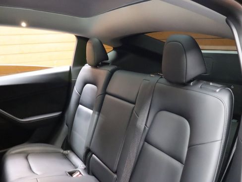 Used 2022 Tesla Model Y Performance image 30