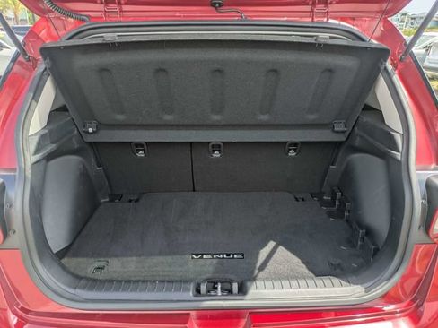 Used 2023 Hyundai Venue Limited w/ Cargo Package FWD image 12