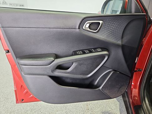 Used 2020 Kia Soul S FWD image 15