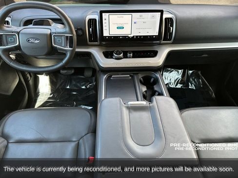Used 2025 Ford Expedition Active AWD/4WD image 16