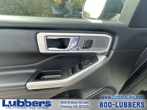 Used 2022 Ford Explorer Limited w/ Equipment Group 301A AWD/4WD image 13