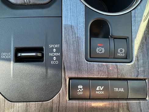 Used 2021 Toyota Highlander Platinum image 20