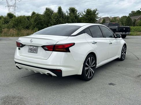 Used 2019 Nissan Altima 2.5 Platinum FWD image 3