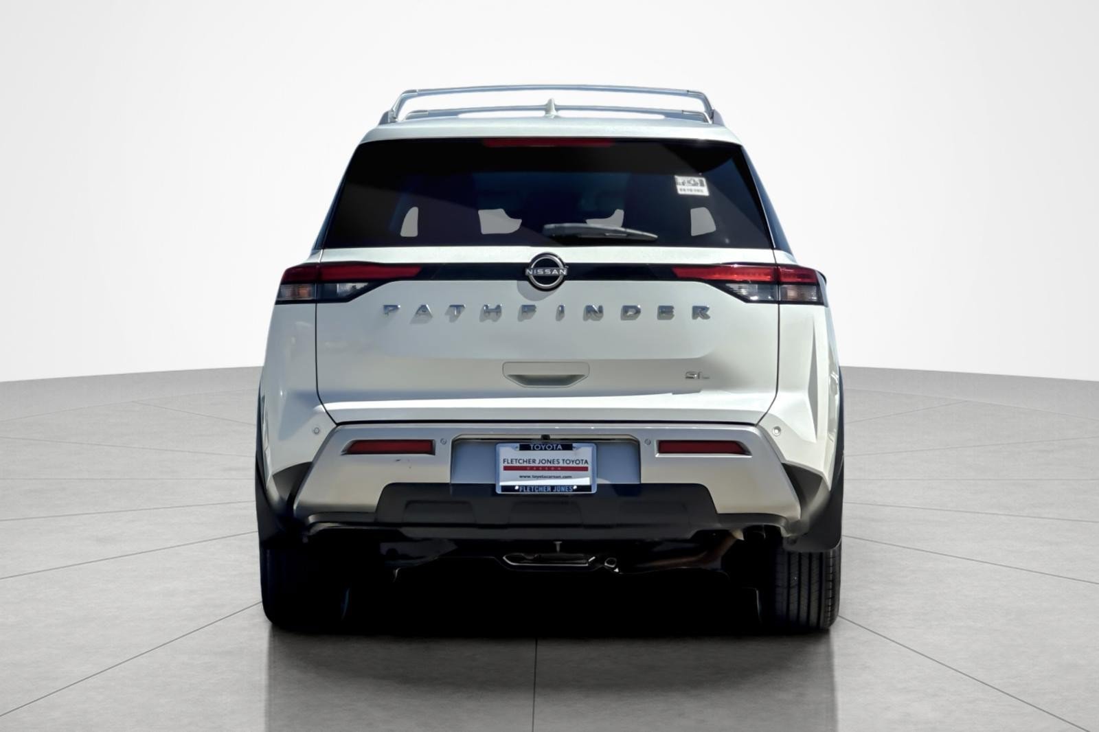 Used 2022 Nissan Pathfinder SL FWD image 4