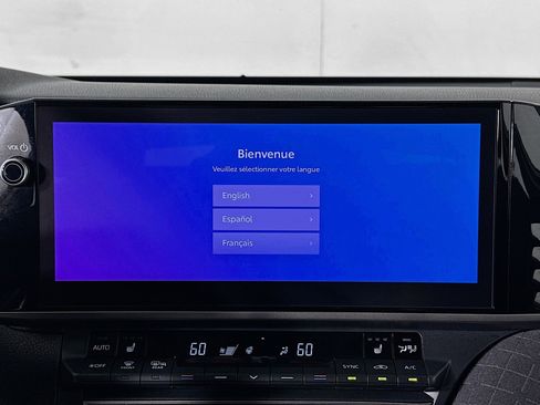 Used 2025 Toyota Camry XLE image 24