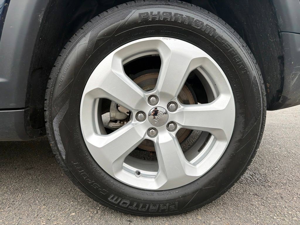 Used 2019 Jeep Compass Latitude w/ Cold Weather Group FWD image 21