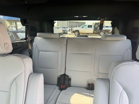 New 2025 Chevrolet Tahoe Premier w/ Sun And Tow Package AWD/4WD image 18