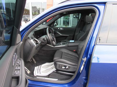 Used 2024 BMW X5 M60i w/ Climate Comfort Package AWD/4WD image 11