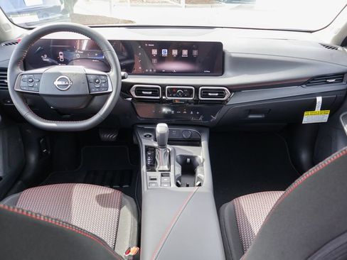 New 2026 Nissan Sentra SR FWD image 6