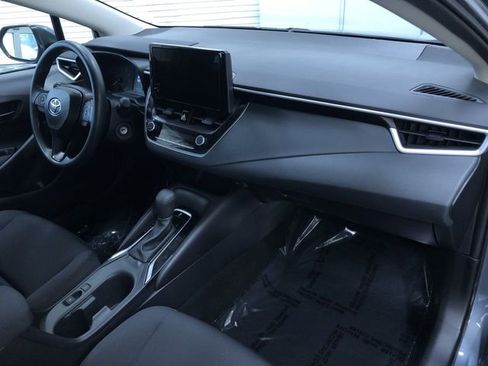 Used 2025 Toyota Corolla LE image 23
