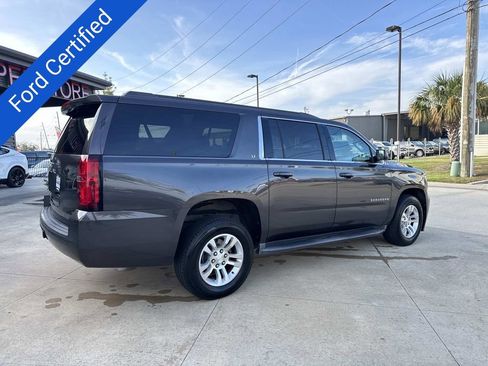 Used 2017 Chevrolet Suburban LT image 8