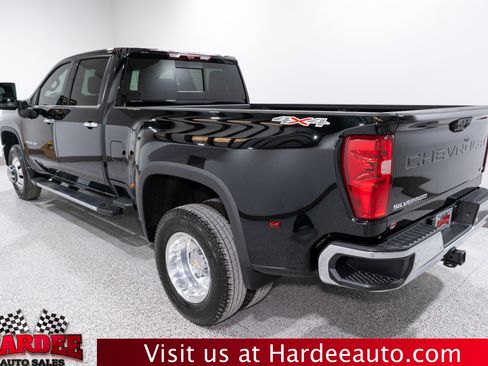 Used 2025 Chevrolet Silverado 3500 LTZ w/ LTZ Plus Package image 3
