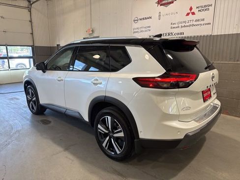 Used 2025 Nissan Rogue SL w/ SL Premium Package AWD/4WD image 6