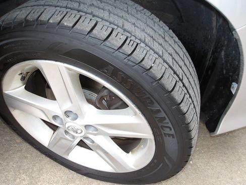 Used 2012 Toyota Camry SE FWD image 36