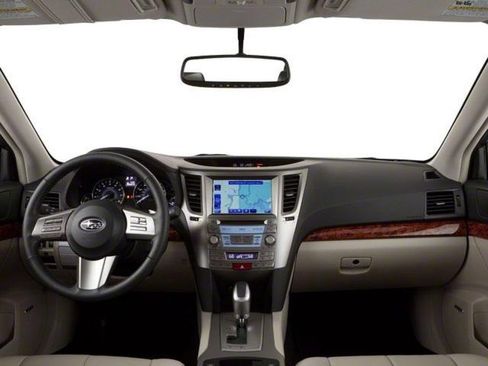 Used 2010 Subaru Outback 2.5i AWD/4WD image 6