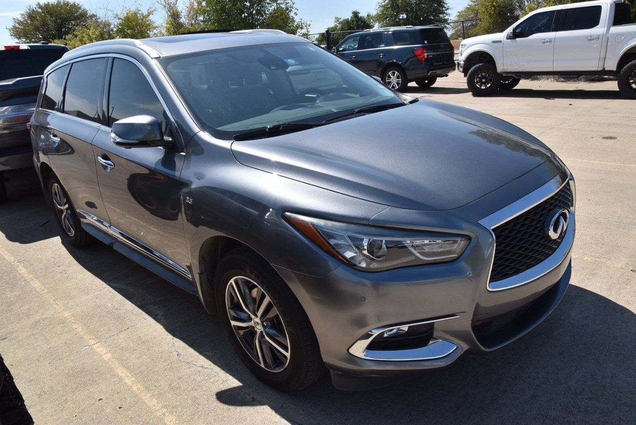 Used 2019 INFINITI QX60 Luxe w/ Essential Package FWD image 4