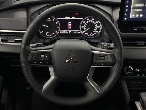 New 2026 Mitsubishi Outlander ES AWD/4WD image 14