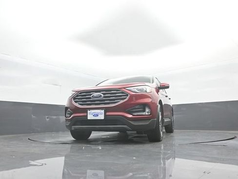 Certified 2019 Ford Edge Titanium w/ Cold Weather Package AWD/4WD image 37