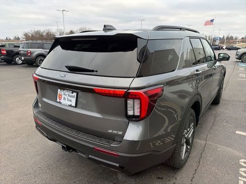 New 2026 Ford Explorer ST-Line w/ ST-Line Street Pack AWD/4WD image 5