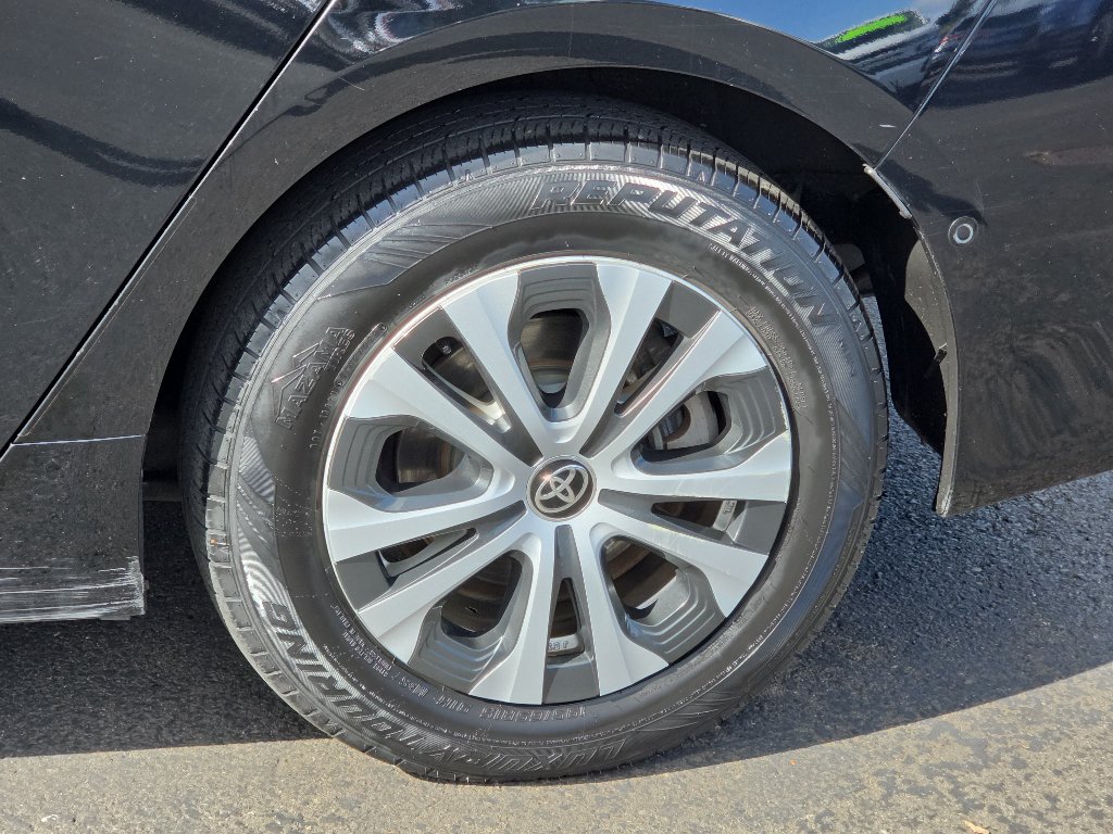 Certified 2019 Toyota Prius LE AWD/4WD image 11