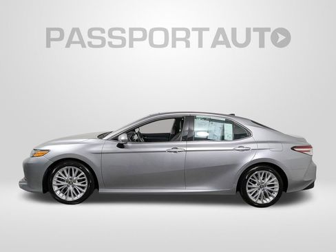 Used 2019 Toyota Camry XLE w/ Navigation Package image 2