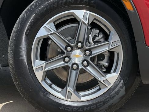 Used 2025 Chevrolet Blazer LT AWD/4WD image 9