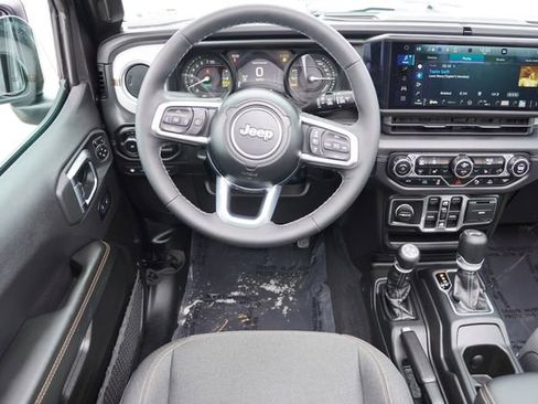 Certified 2025 Jeep Wrangler Unlimited Sahara w/ Safety Group image 21