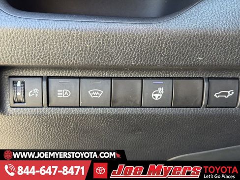 Used 2023 Toyota RAV4 XLE Premium image 25