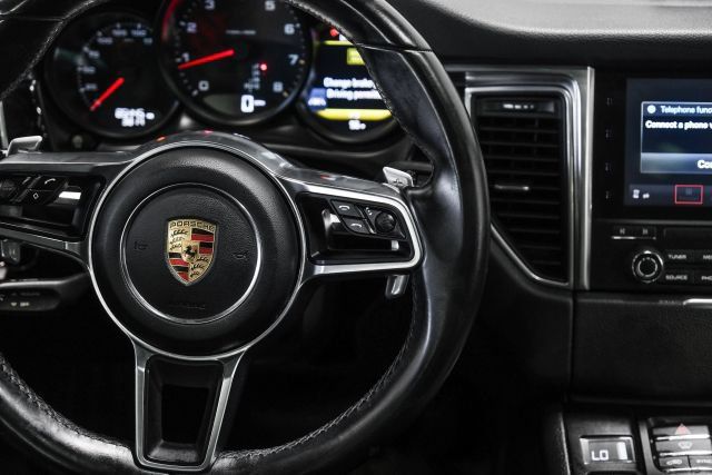 Used 2018 Porsche Macan Sport Edition AWD/4WD image 20