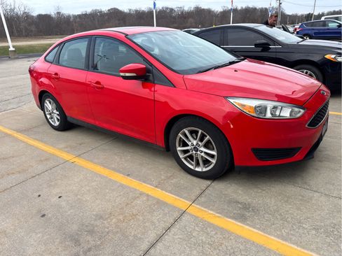 Used 2015 Ford Focus SE image 4
