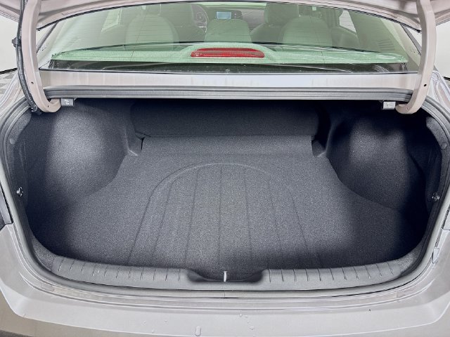 New 2025 Hyundai Elantra SEL FWD image 38