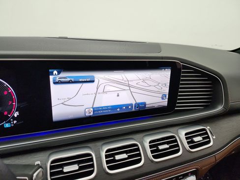 Used 2025 Mercedes-Benz GLS 450 4MATIC image 14