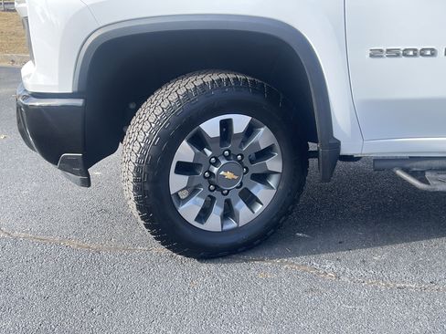 Used 2025 Chevrolet Silverado 2500 Custom w/ Custom Value Package image 32