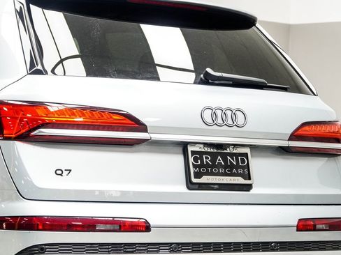 Used 2025 Audi Q7 3.0T Premium Plus AWD/4WD image 14
