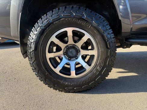 Used 2018 Toyota 4Runner SR5 Premium AWD/4WD image 45