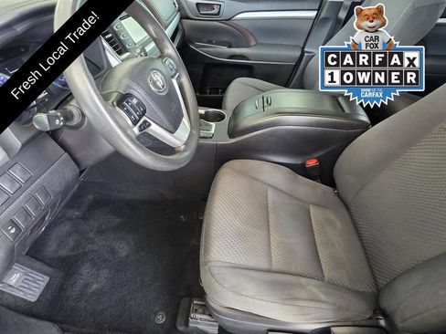 Used 2019 Toyota Highlander LE AWD/4WD image 7