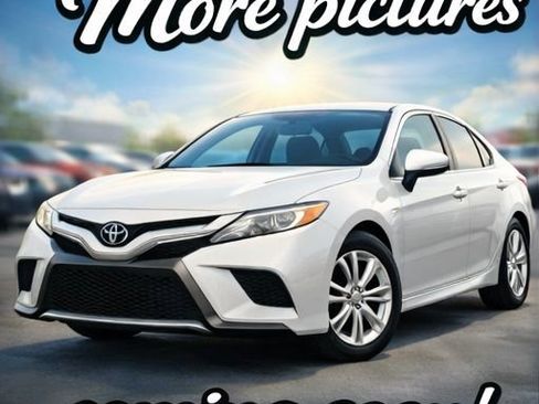 Used 2023 Toyota Camry XSE image 3