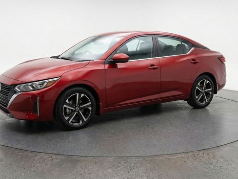 Used 2025 Nissan Sentra SV image 3