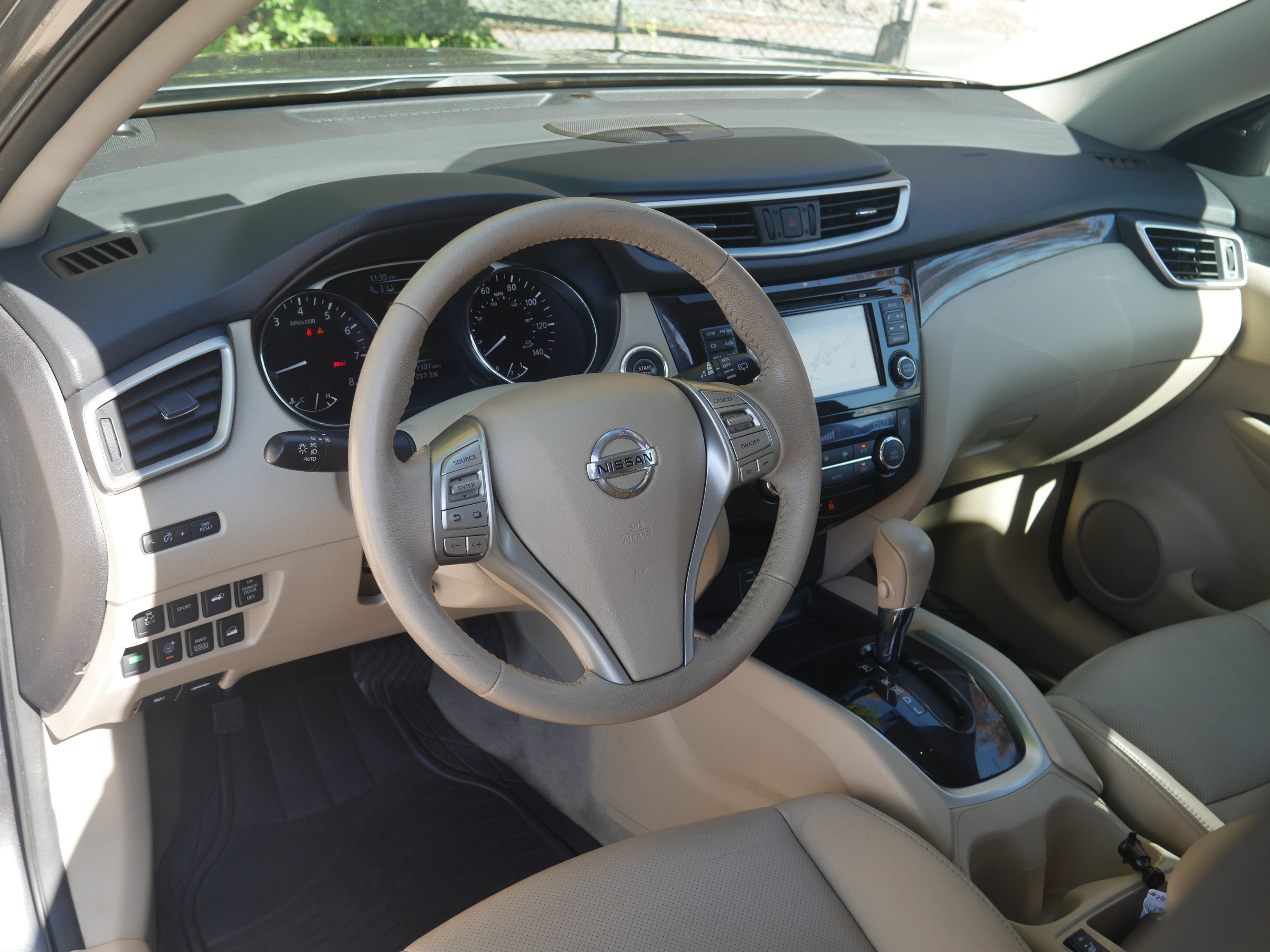 Used 2015 Nissan Rogue SL w/ SL Premium Package AWD/4WD image 4
