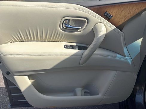 Used 2014 INFINITI QX80 4WD w/ Theater Package image 10