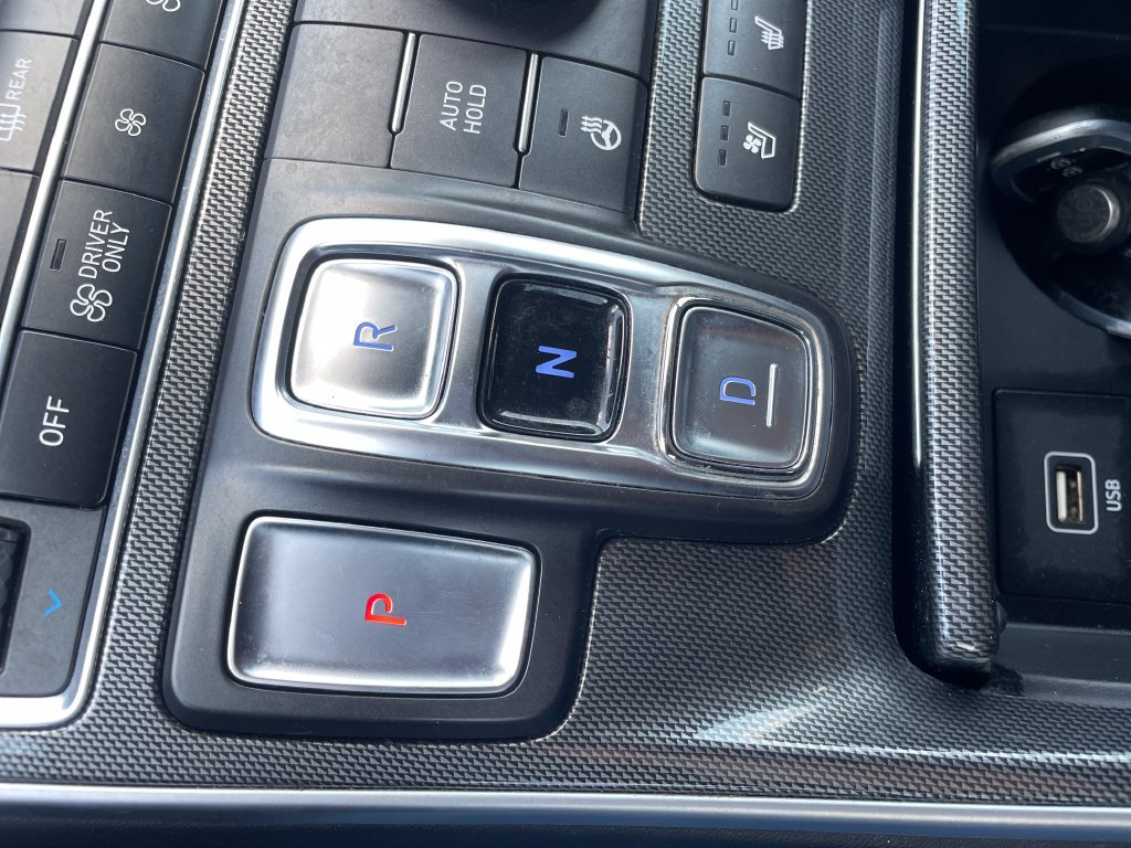 Used 2021 Hyundai Santa Fe Limited AWD/4WD image 18